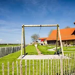 Wiesen-hof *